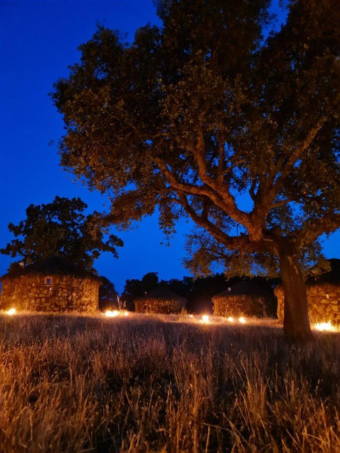 Chozos Las Flores De La Dehesa Calzadilla Dış mekan fotoğraf
